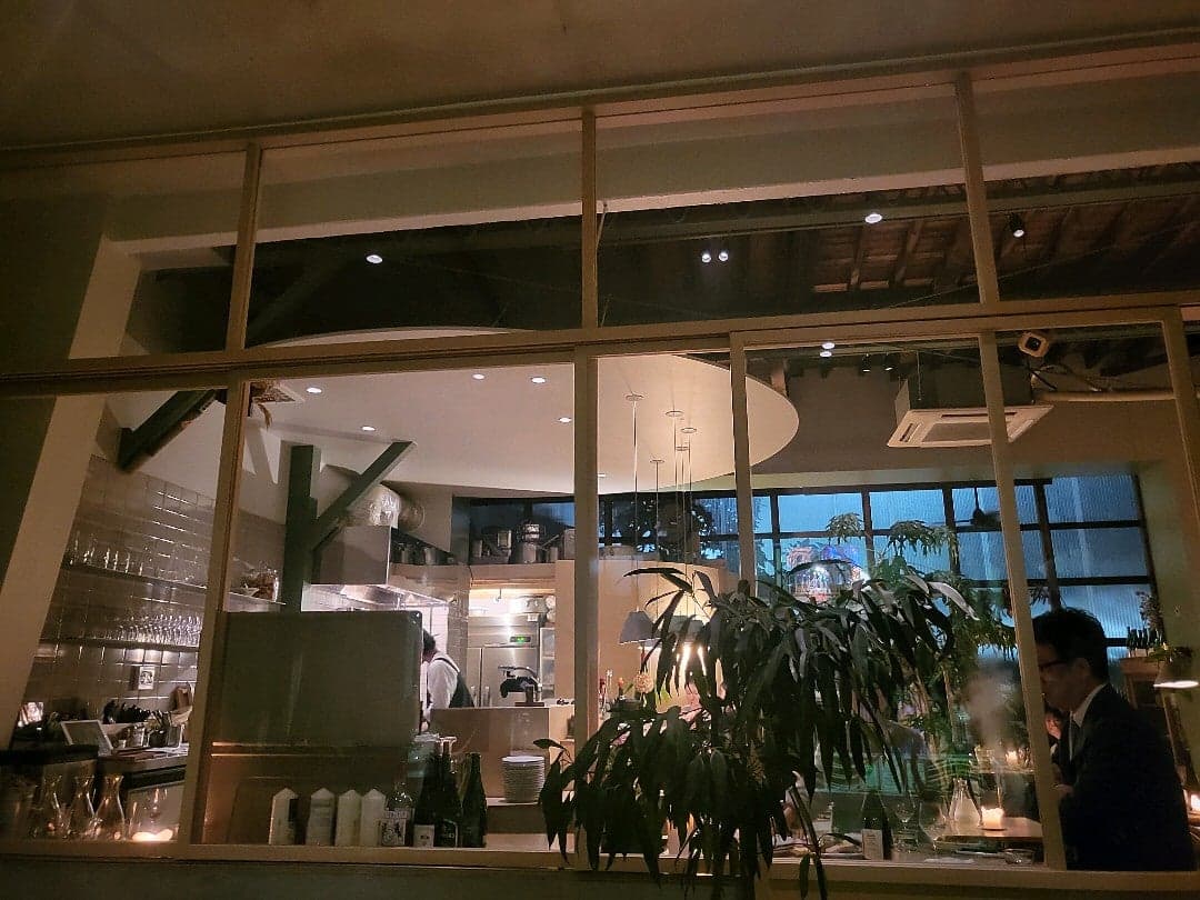 Que c’est beau, a drinks in Koto, Tokyo
