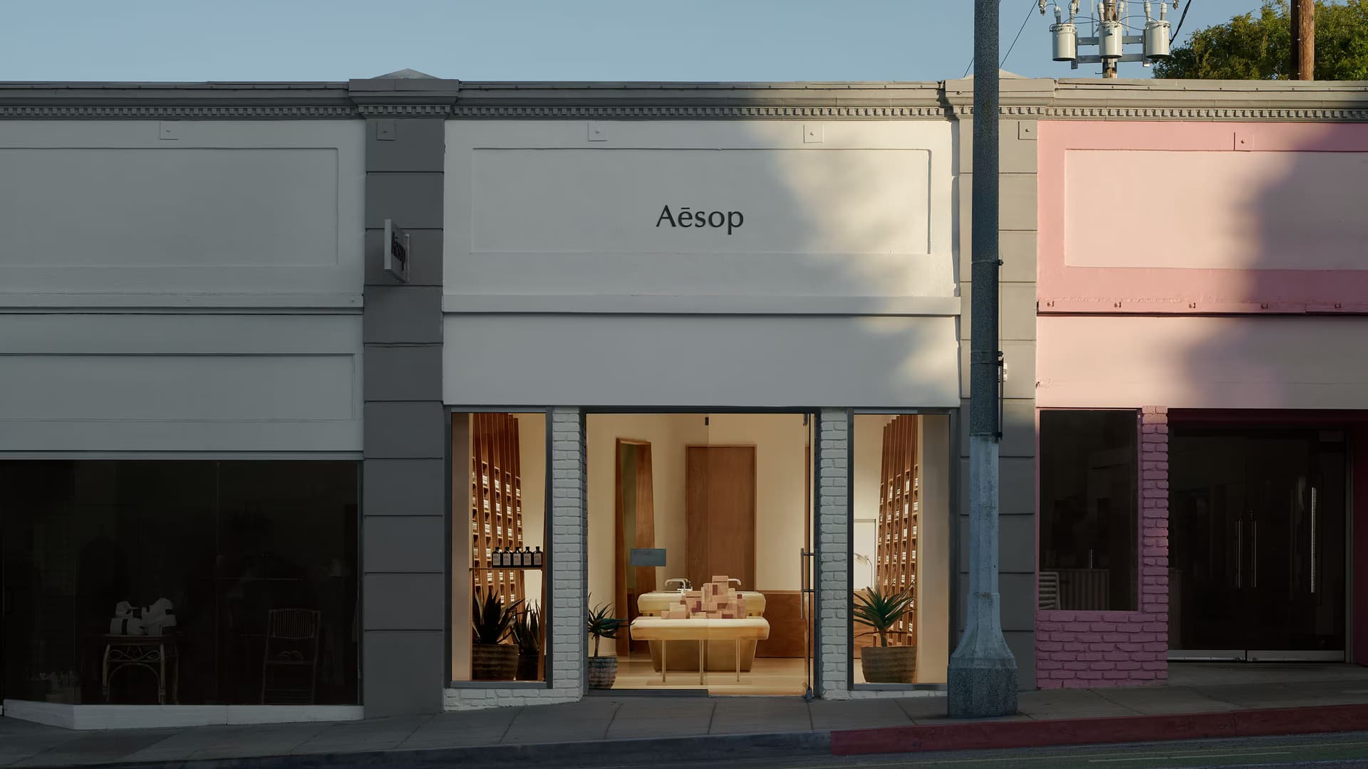 Aēsop Montana Avenue, a shopping in Los Angeles